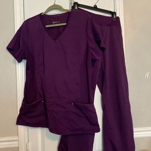 Scrub set XL top and bottom good condition stretchy awesome fit purple color